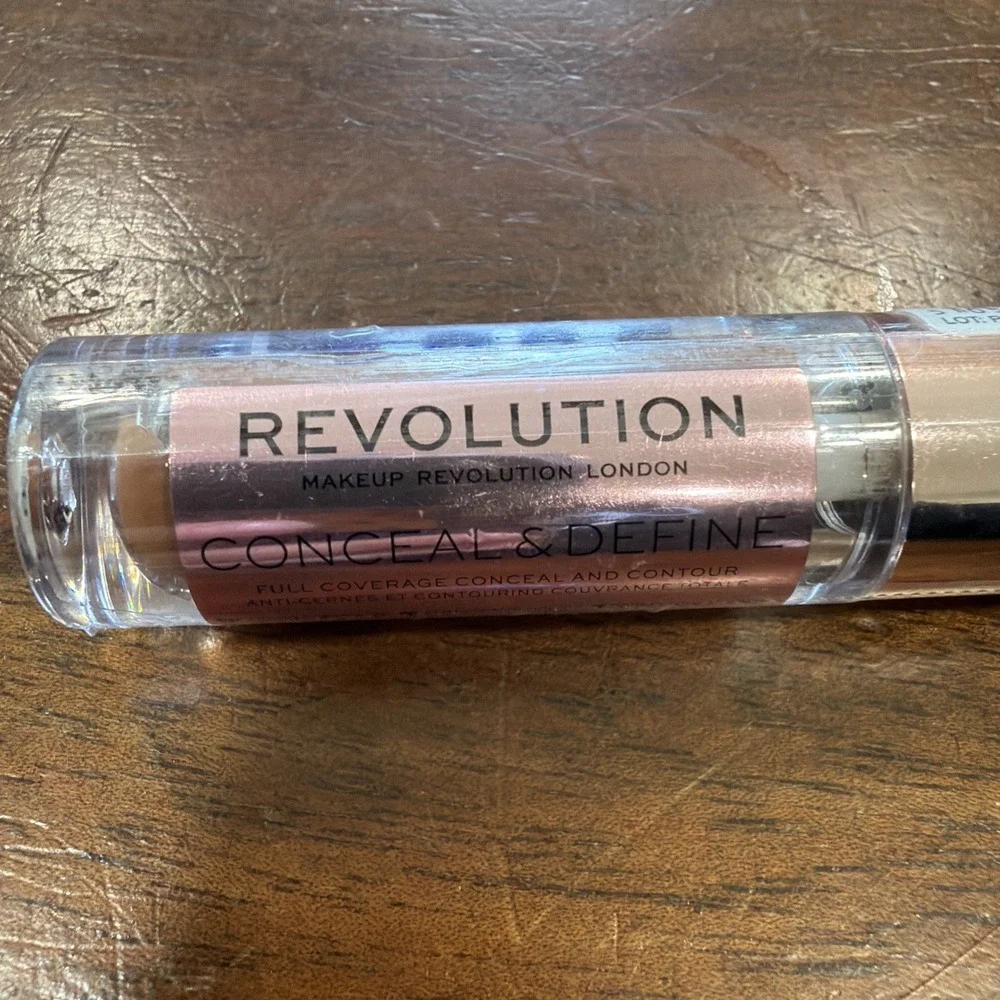 New 1x Revolution Conceal and Define Foundation #C16 Matte Sealed!